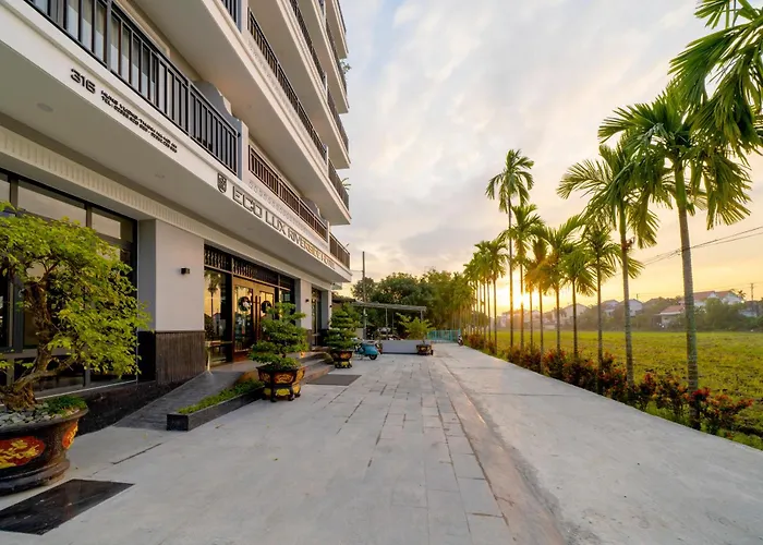 Khách sạn&Spa Eco Lux Riverside