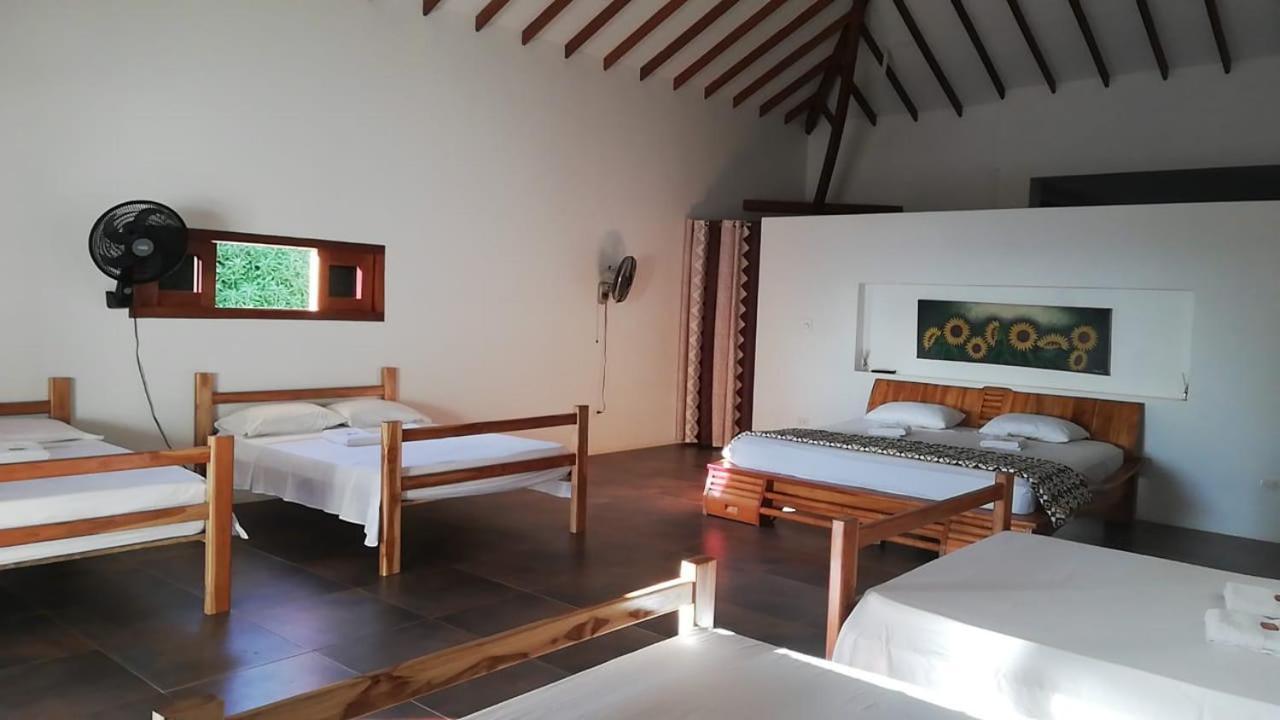 Phòng Deluxe Giường Đôi Có Ban Công