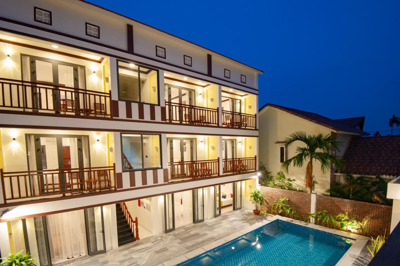 Triple Room with Pool View