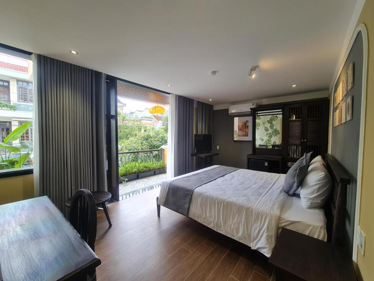Phòng Deluxe Giường Đôi Có Ban Công