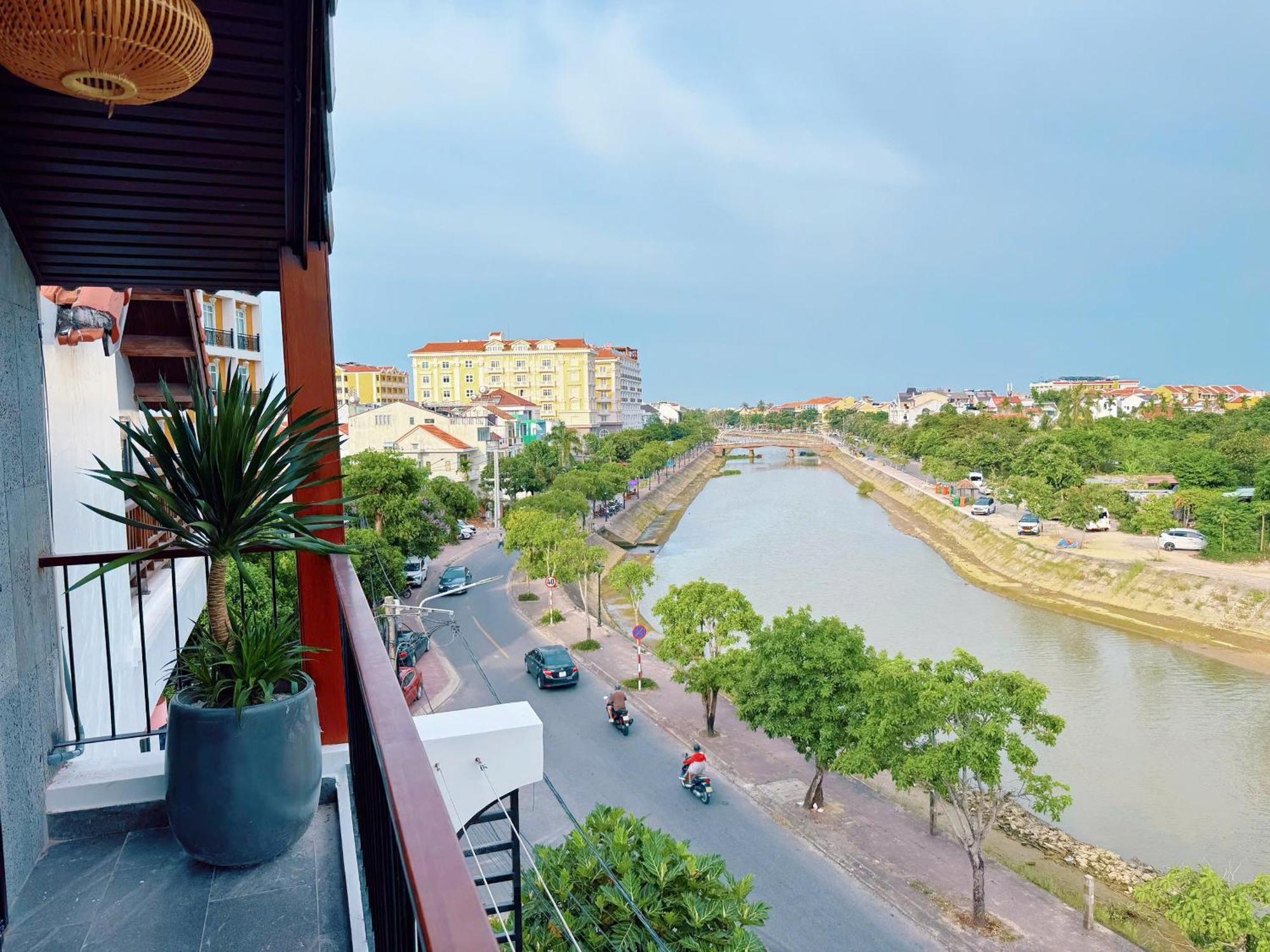 Suite with River View