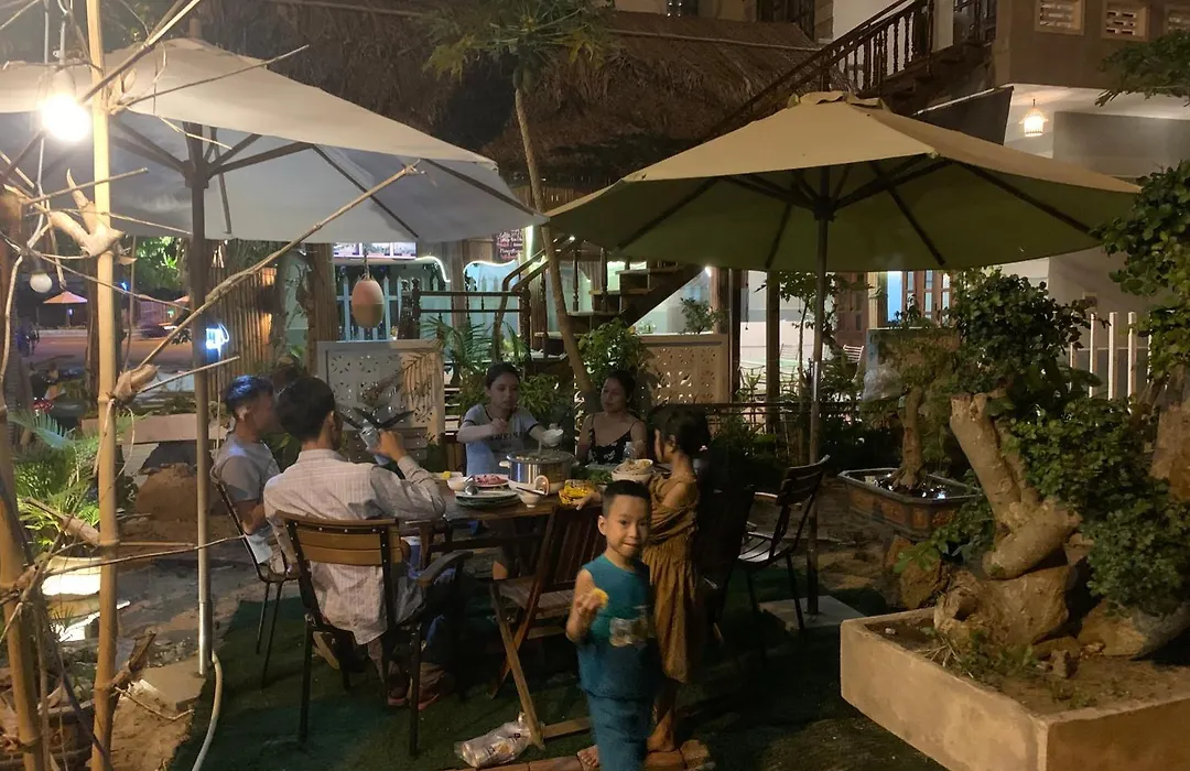 Hoi An Sea Sunset Villa & Bar-1