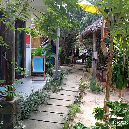 The Seaside Bungalow Hostel And Bar-2