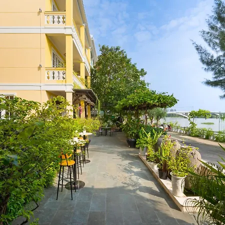 Triple Riverside Villa Hotel Hoian-2