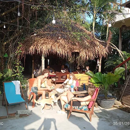 The Seaside Bungalow Hostel And Bar-3