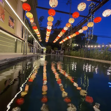 Golden Bell Backpacker Hotel & Pool Bar-2