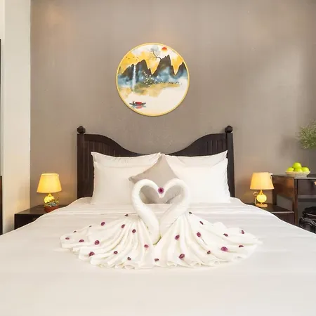 Hoi An Gravel Pool Villa & Spa-3