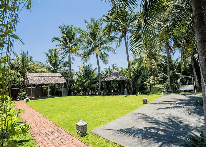 Riverside Bamboo Resort